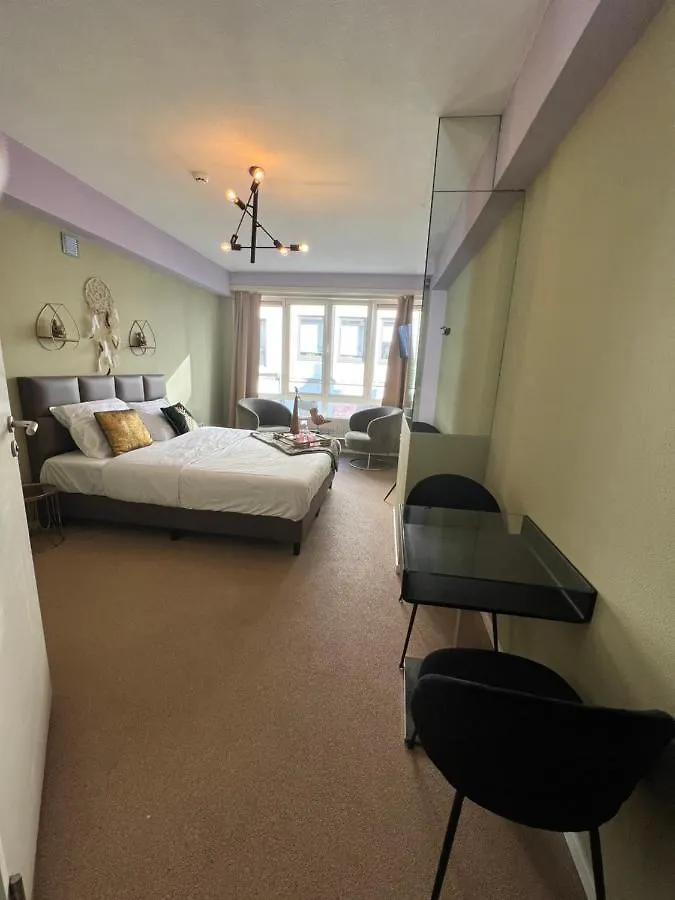 Lotelito Roomzzz Antwerpen Belgium